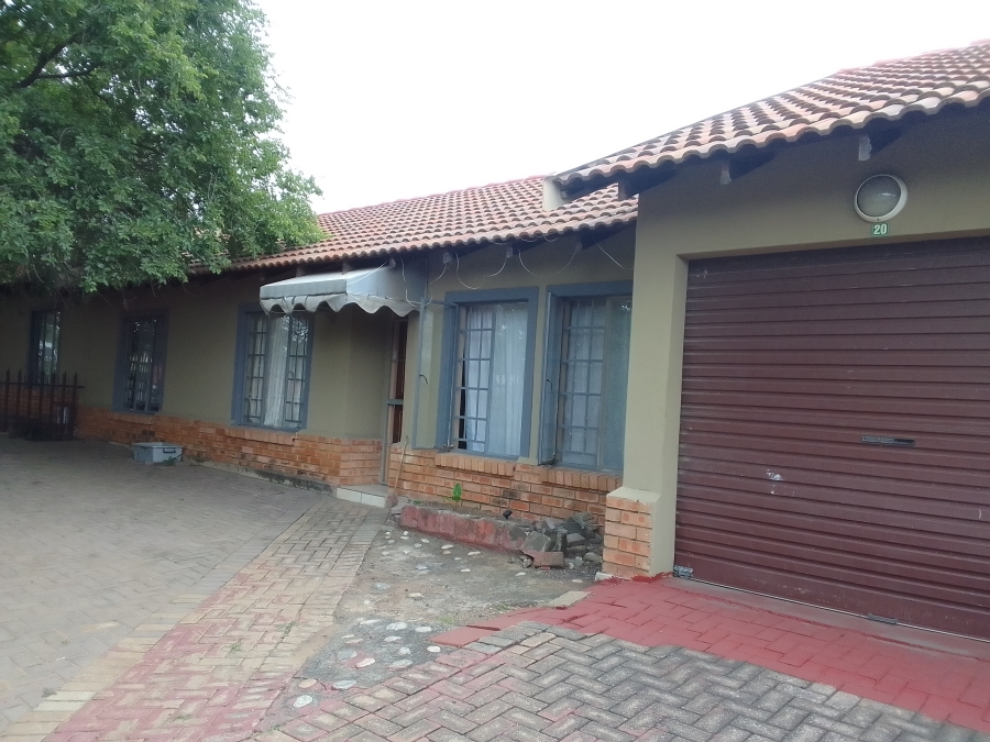 To Let 3 Bedroom Property for Rent in Oos Einde North West